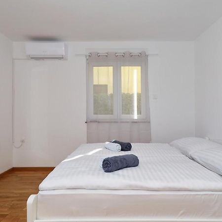 Apartments Oliva Vrsi Εξωτερικό φωτογραφία