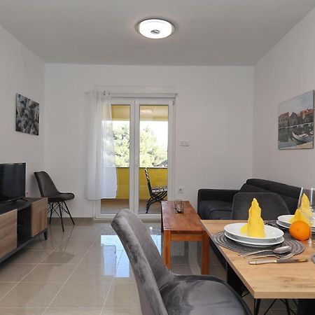 Apartments Oliva Vrsi Εξωτερικό φωτογραφία