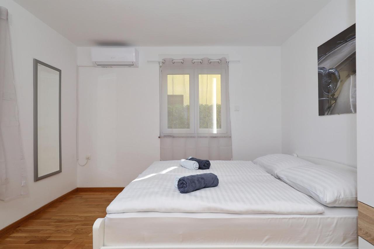 Apartments Oliva Vrsi Εξωτερικό φωτογραφία