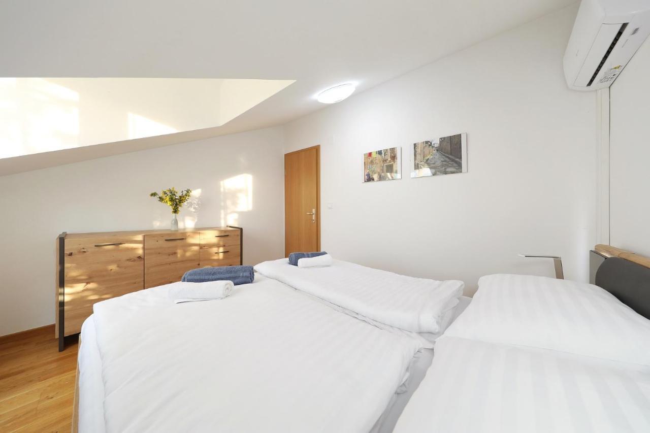 Apartments Oliva Vrsi Εξωτερικό φωτογραφία