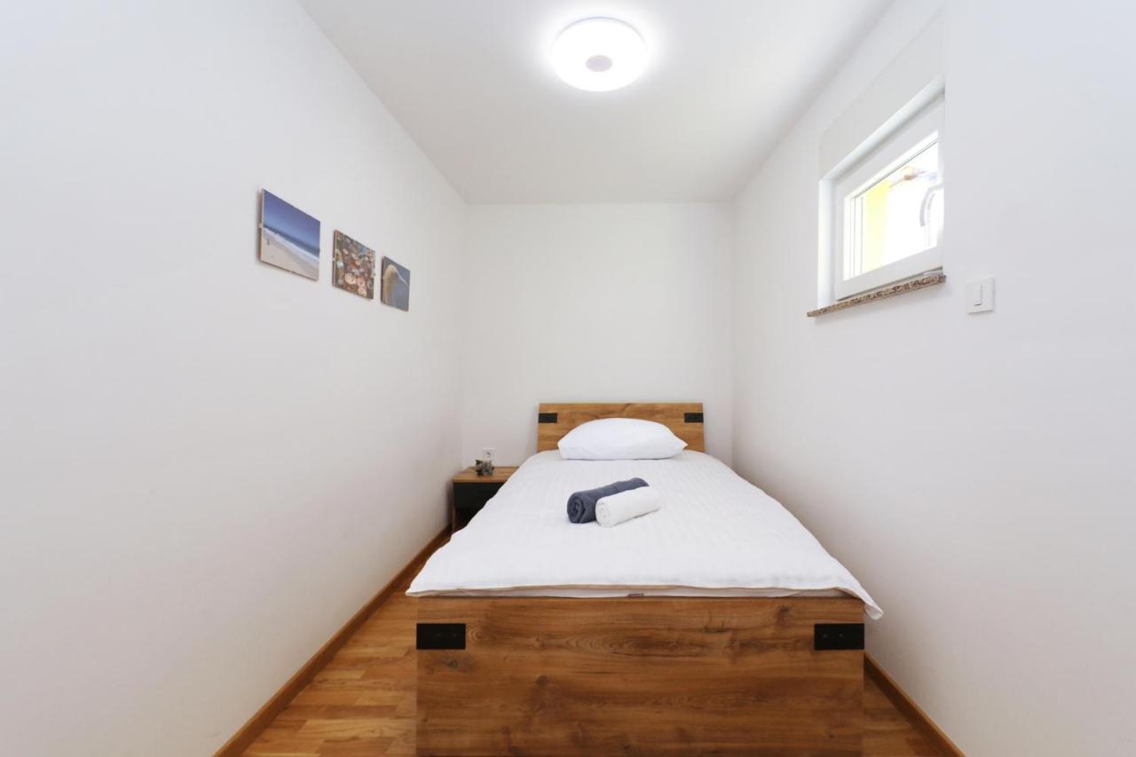 Apartments Oliva Vrsi Εξωτερικό φωτογραφία
